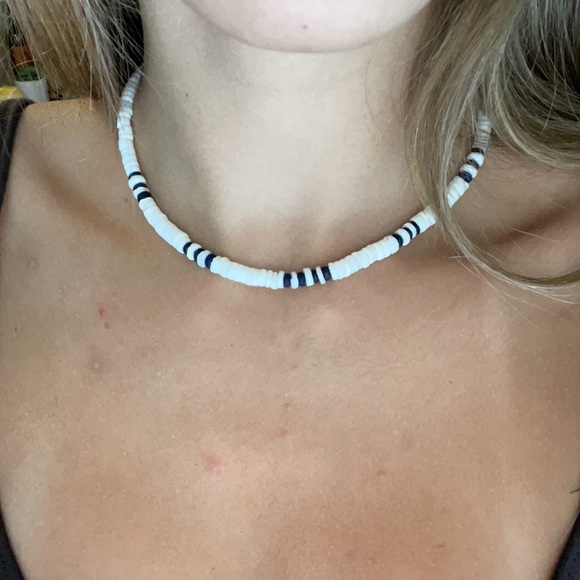 Shell Beaded Necklace - Picture 2 of 4